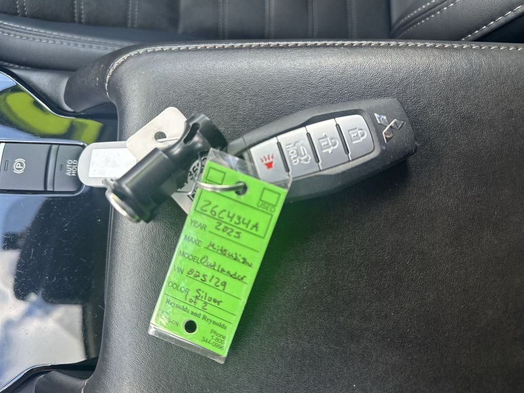 Used 2025 Silver Mitsubishi SE image 31