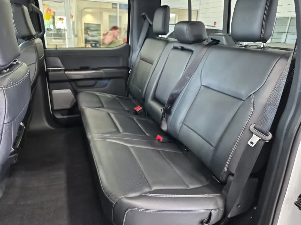 Certified Used 2023 Oxford White Ford LARIAT image 7
