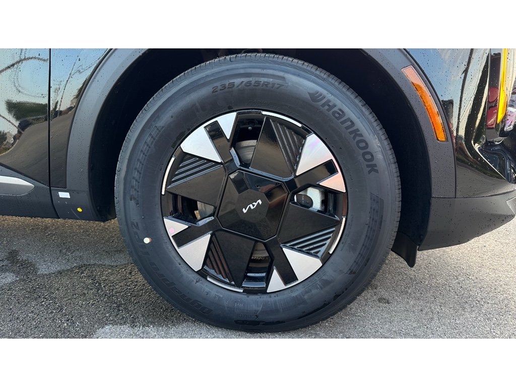 New 2026 Fusion Black Kia LX image 31