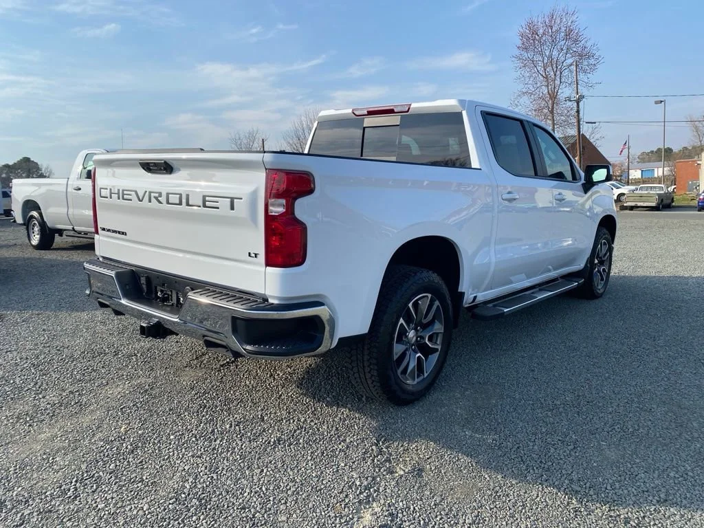 2025 Chevrolet Silverado 1500 LT - Photo 3