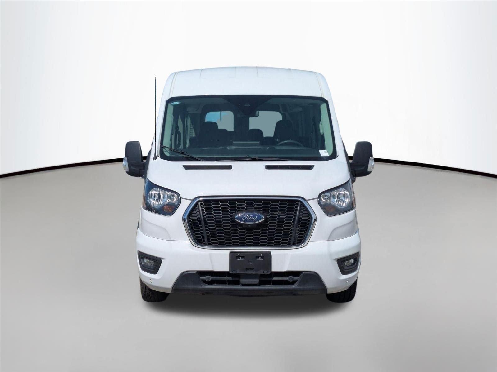 Used 2023 Oxford White Ford XLT image 2