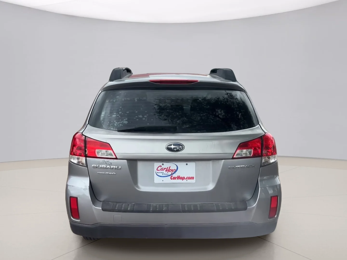 Used 2010 Silver Subaru 2.5I image 4