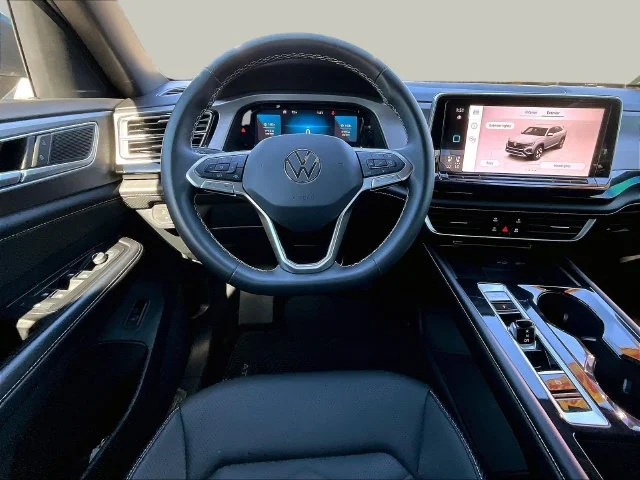 Used 2024 Gray Volkswagen 2.0T SE w/Technology image 11