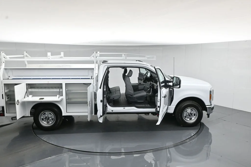New 2026 Oxford White Ford XL image 69