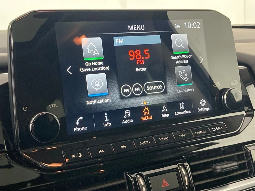 Used 2025 Gray Nissan Platinum image 4