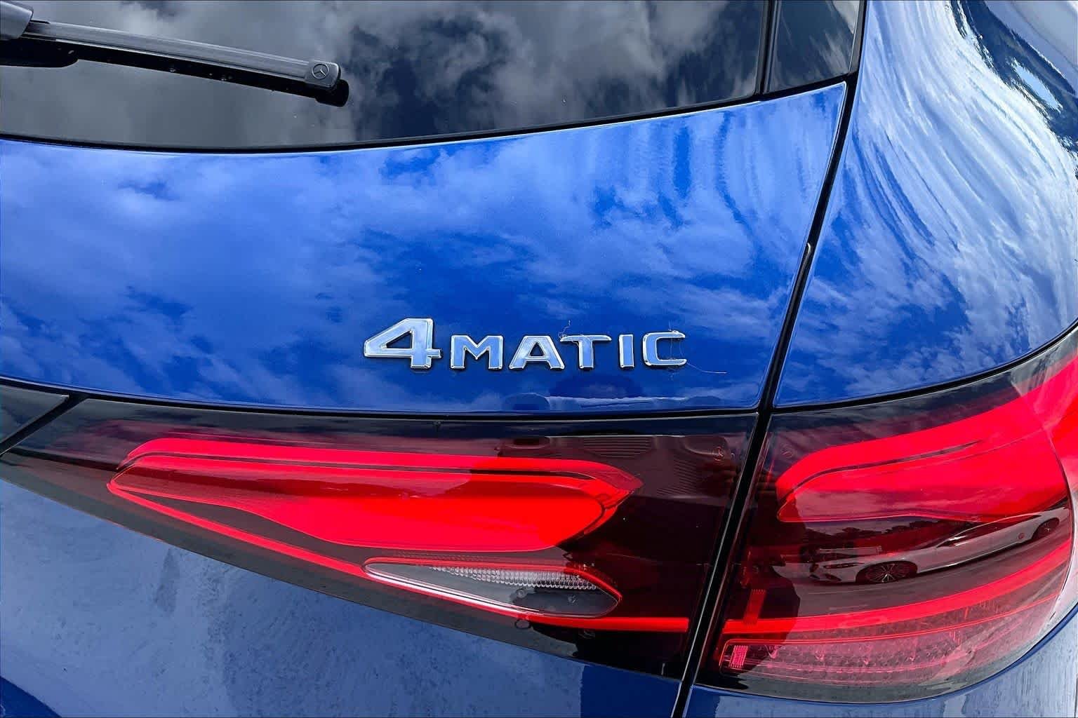 Used 2023 Starling Blue Metallic Mercedes-Benz GLC 300 image 10