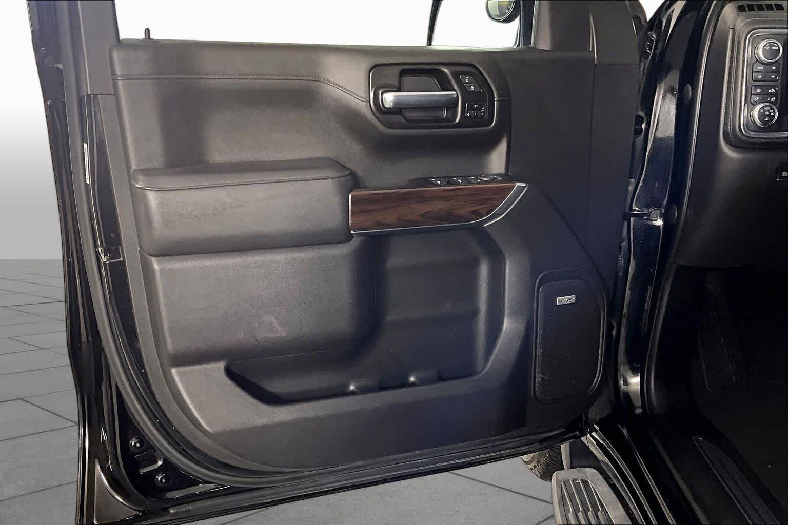 Used 2022 Onyx Black GMC SLT image 21