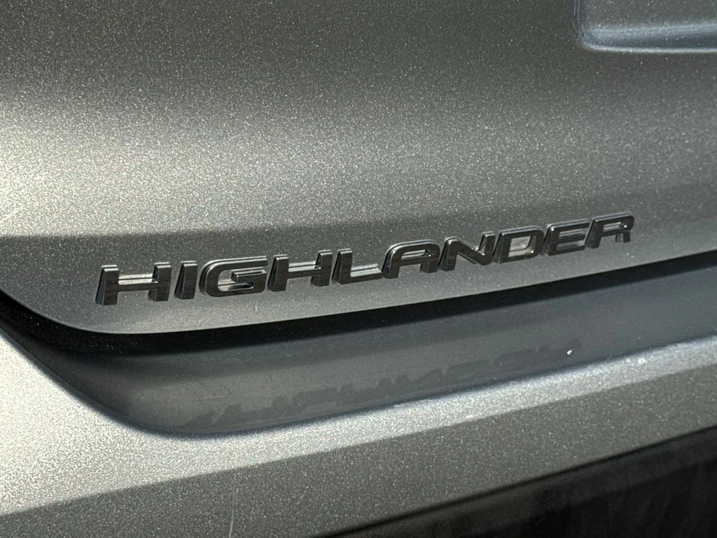 Used 2023 Silver Toyota LE image 12