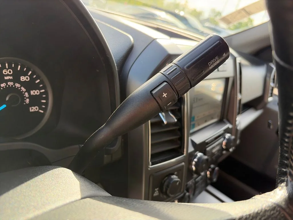 Used 2018 Blue Ford XLT image 45
