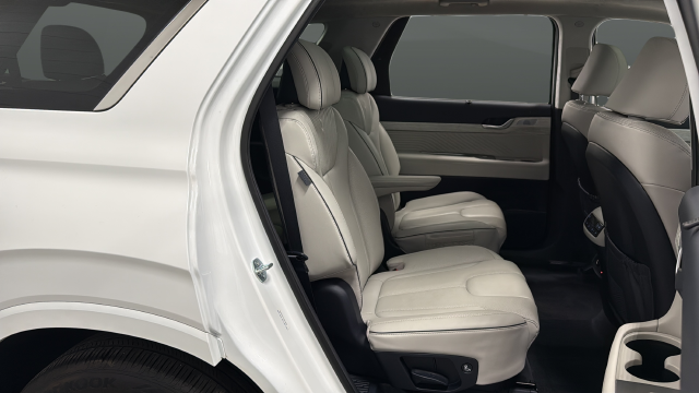 Used 2025 Hyper White Hyundai Calligraphy image 25