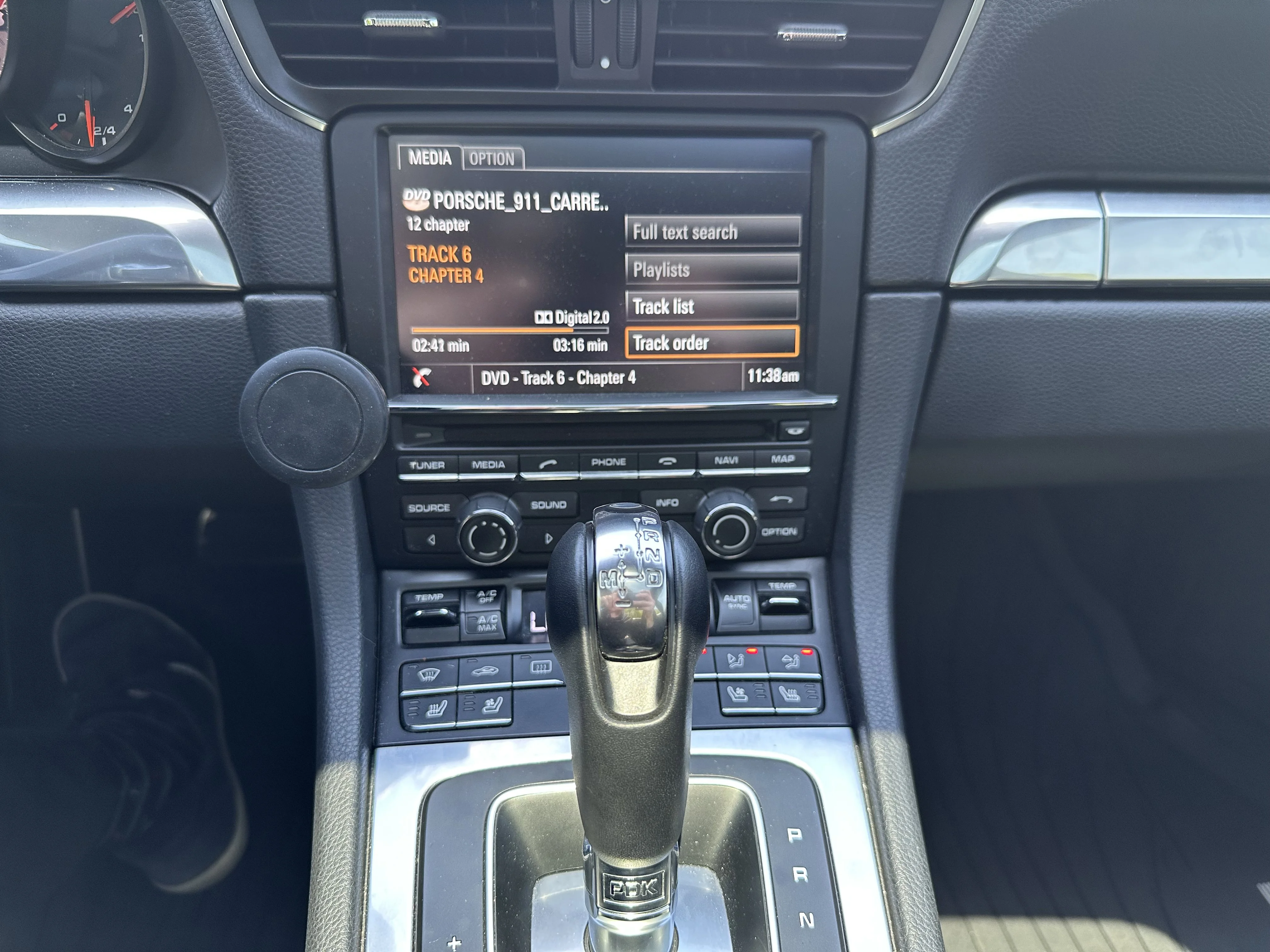 Used 2014 Sapphire Blue Metallic Porsche Carrera 4S image 17