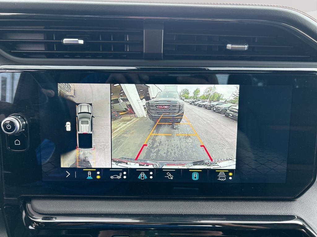 Used 2023 White GMC AT4 image 19