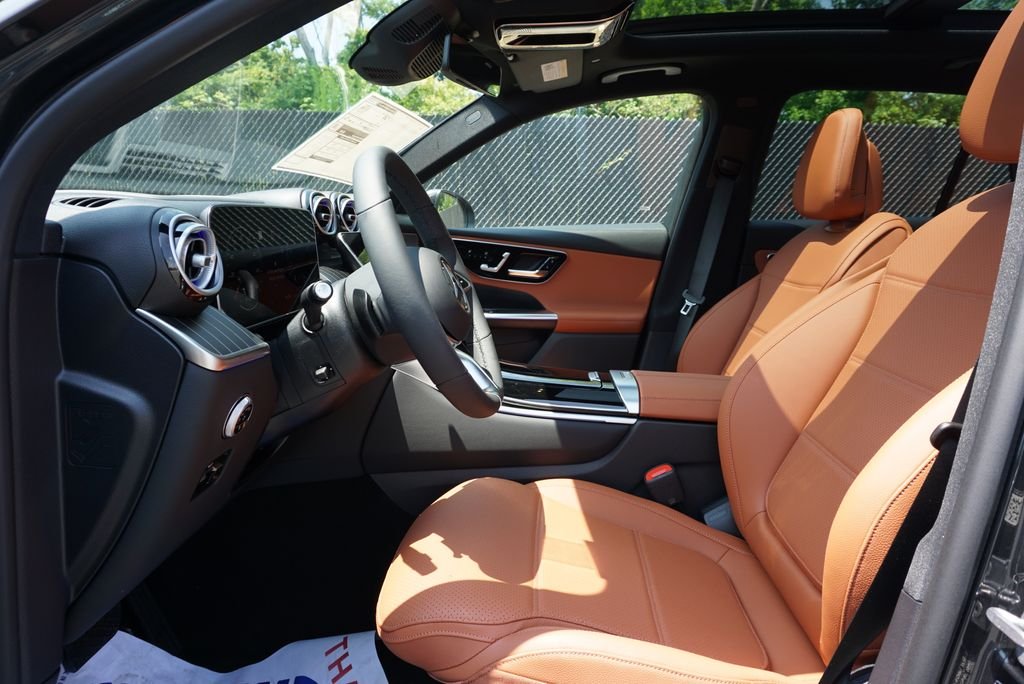 New 2026 Graphite Grey Metallic Mercedes-Benz GLC 300 image 9