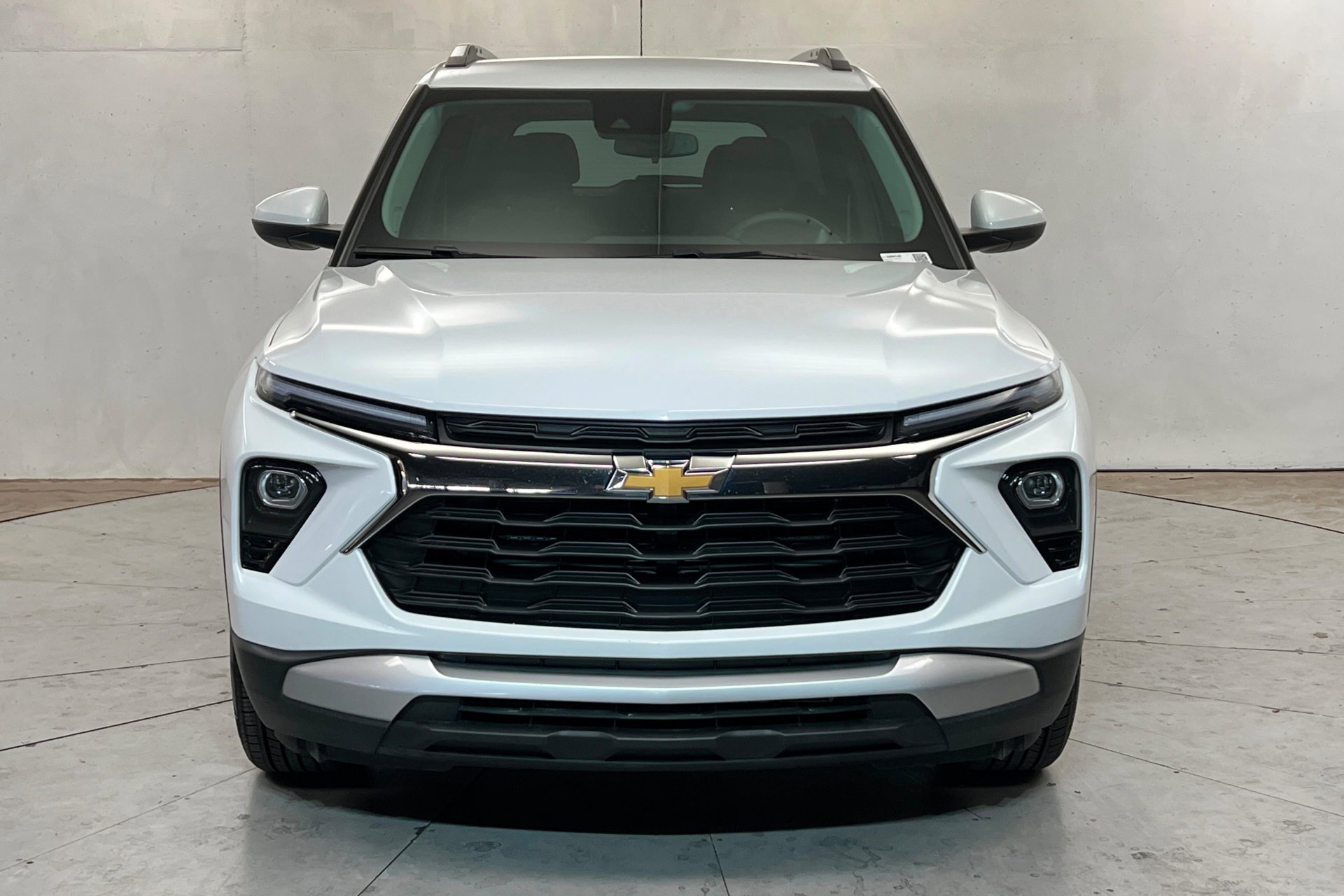 Used 2025 Summit White Chevrolet LT image 9