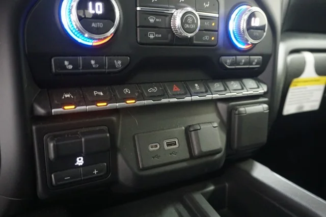 Used 2020 Dark Sky Metallic GMC Denali image 31