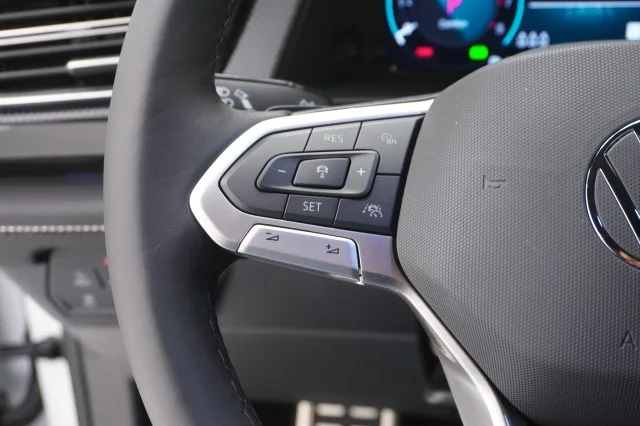 2026 Volkswagen Atlas Cross Sport SEL Premium R-LINE - Photo 26