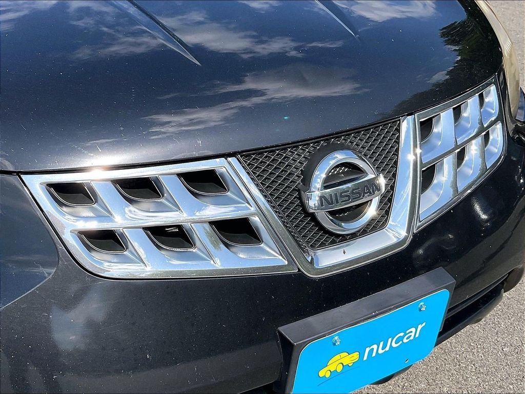 Used 2015 Black Nissan S image 27