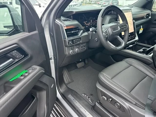 2026 GMC Yukon XL Denali - Photo 20