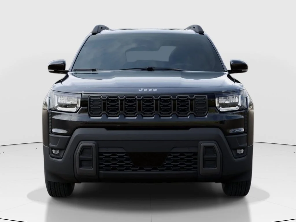 New 2026 Diamond Black Crystal Pearl-Coat Exterior Paint Jeep Limited image 7