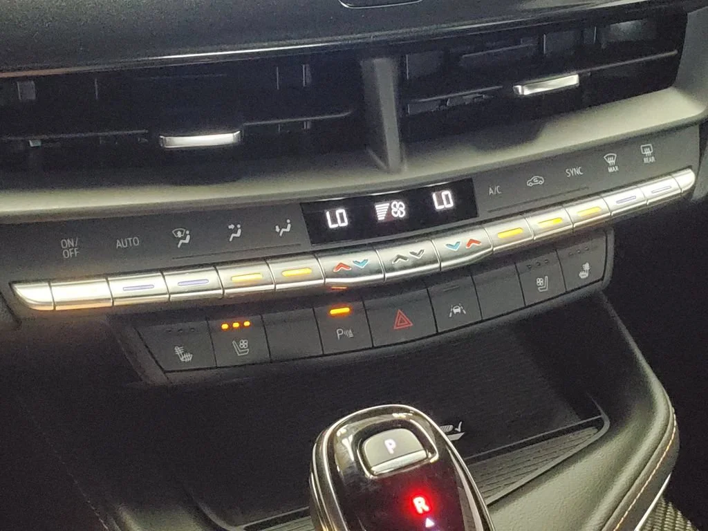 Used 2022 ELECTRIC BLUE Cadillac V-Series image 17