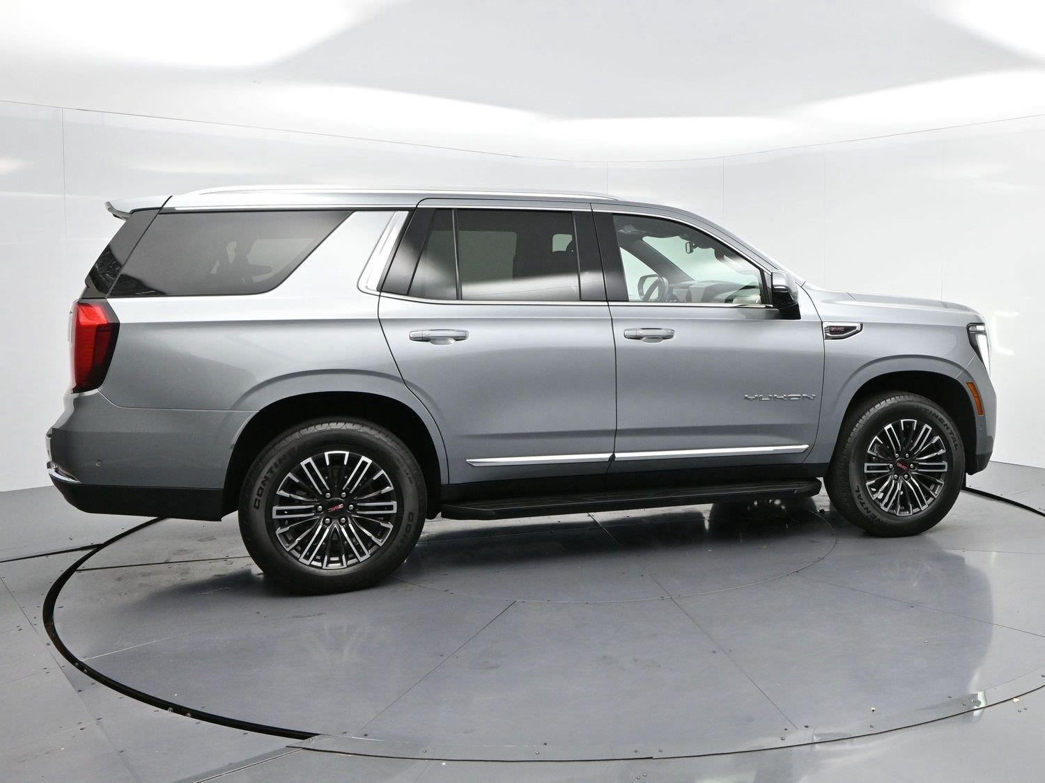 Used 2025 Sterling Metallic GMC Elevation image 8