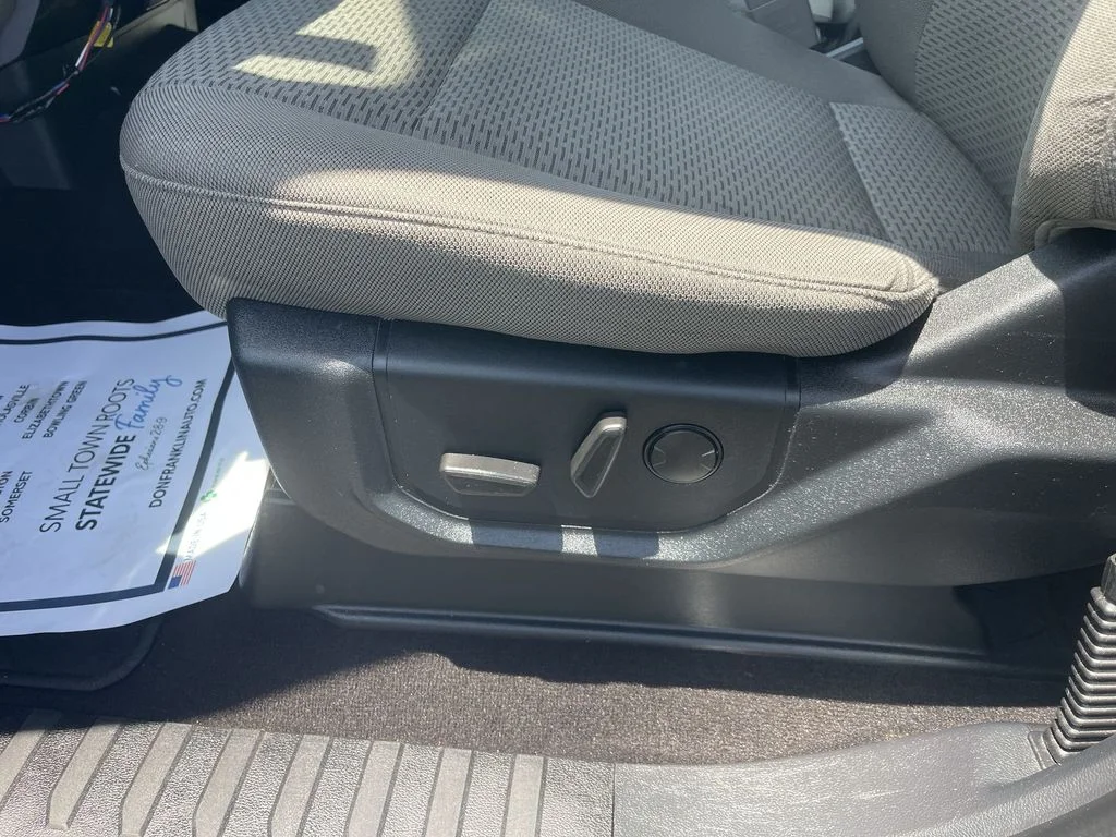 Used 2019 Red Ford XLT image 18