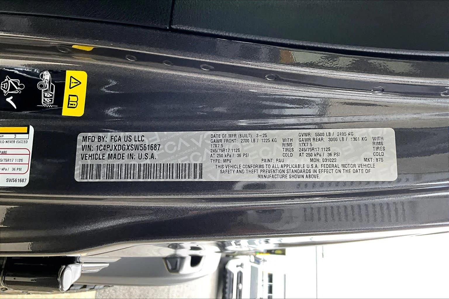 Used 2025 Granite Crystal Metallic Clearcoat Jeep Sport S image 31