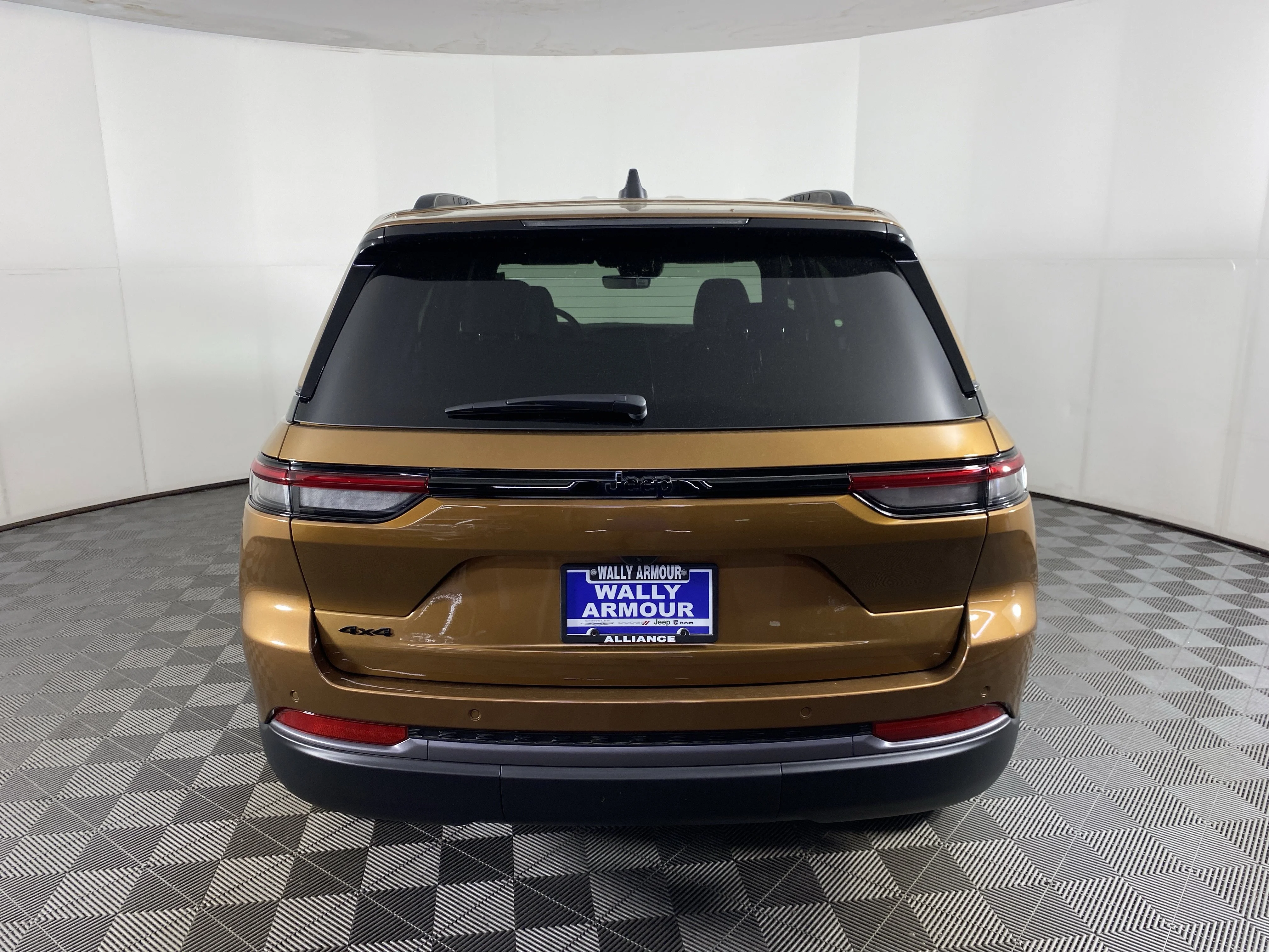 New 2026 Copper Shino Metallic Clear-Coat Exterior Paint Jeep Limited image 9