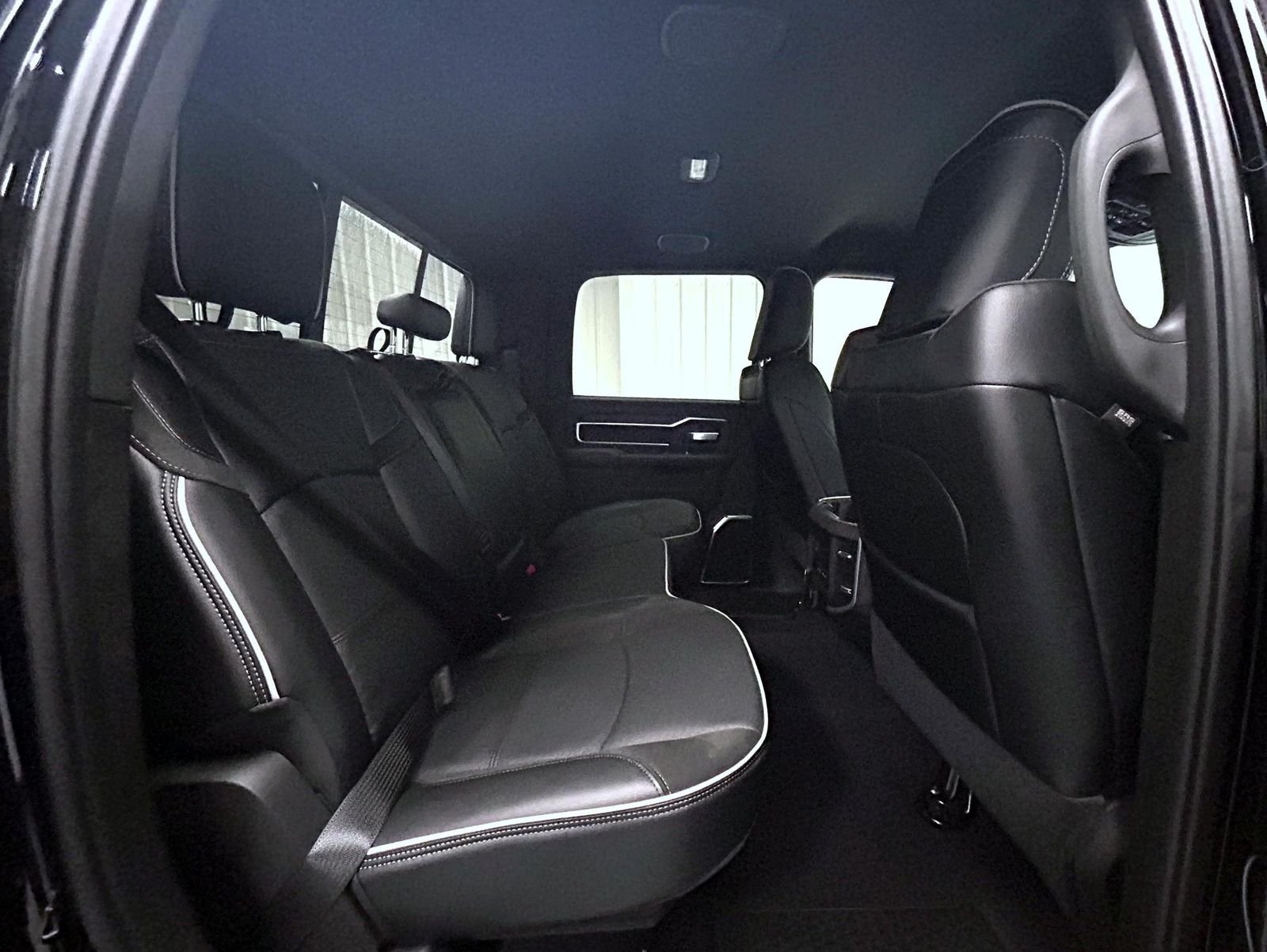 New 2026 Diamond Black Crystal Pearl-Coat Exterior Paint RAM Laramie image 18