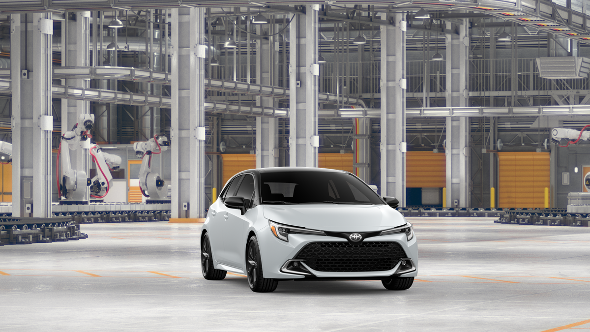 New 2027 Wind Chill Pearl with Black roof Toyota XSE image 16