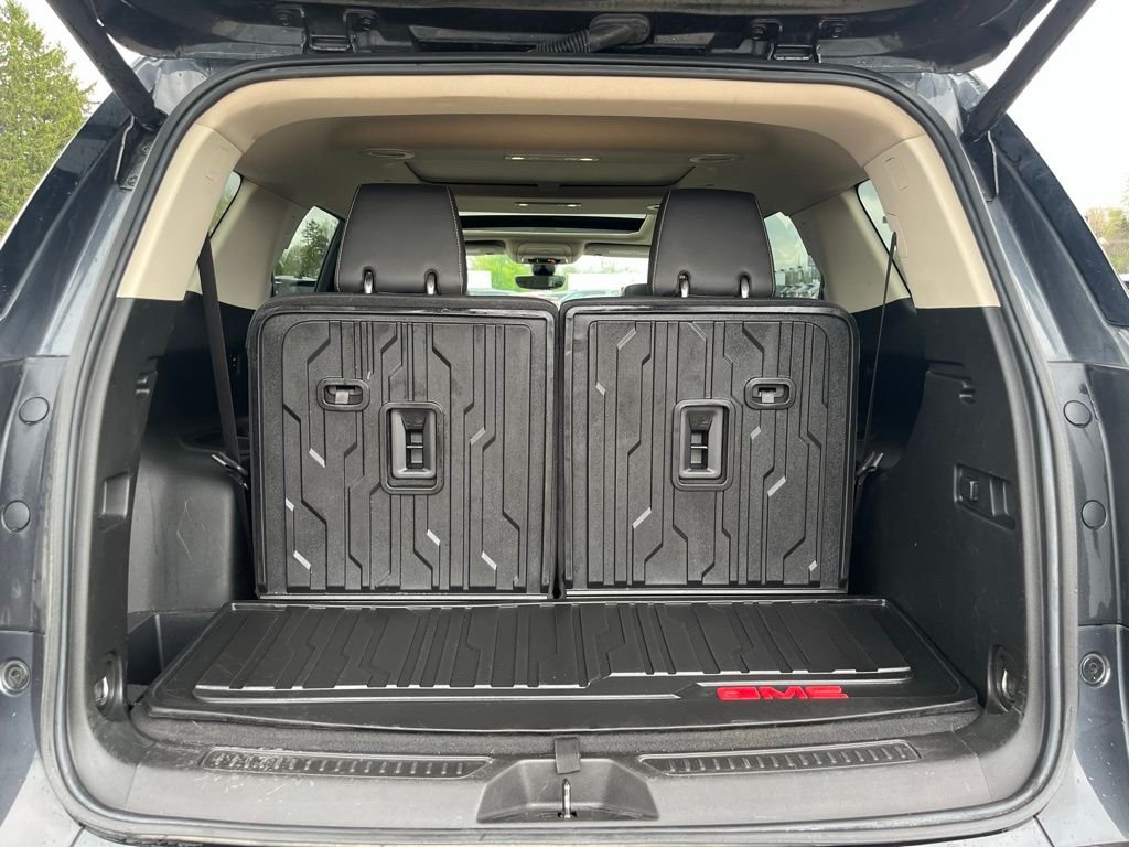 Used 2022 Hunter Green GMC Denali image 10