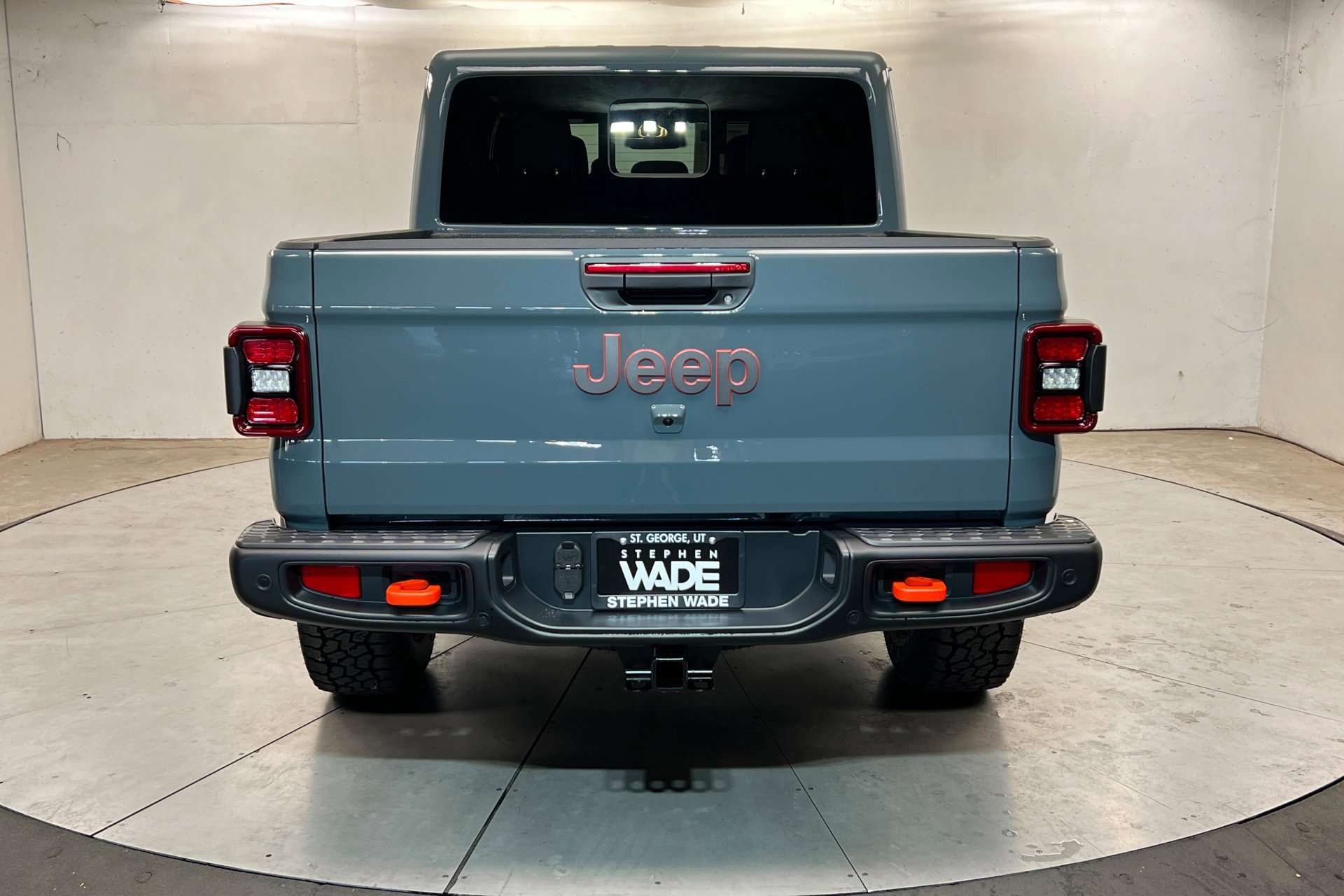 New 2026 Anvil Clear-Coat Exterior Paint Jeep Mojave X image 5