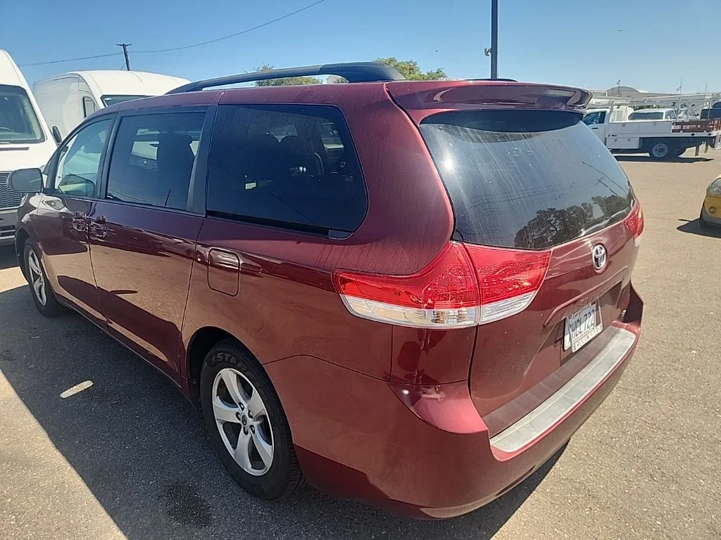 Used 2014 Red Toyota LE image 10