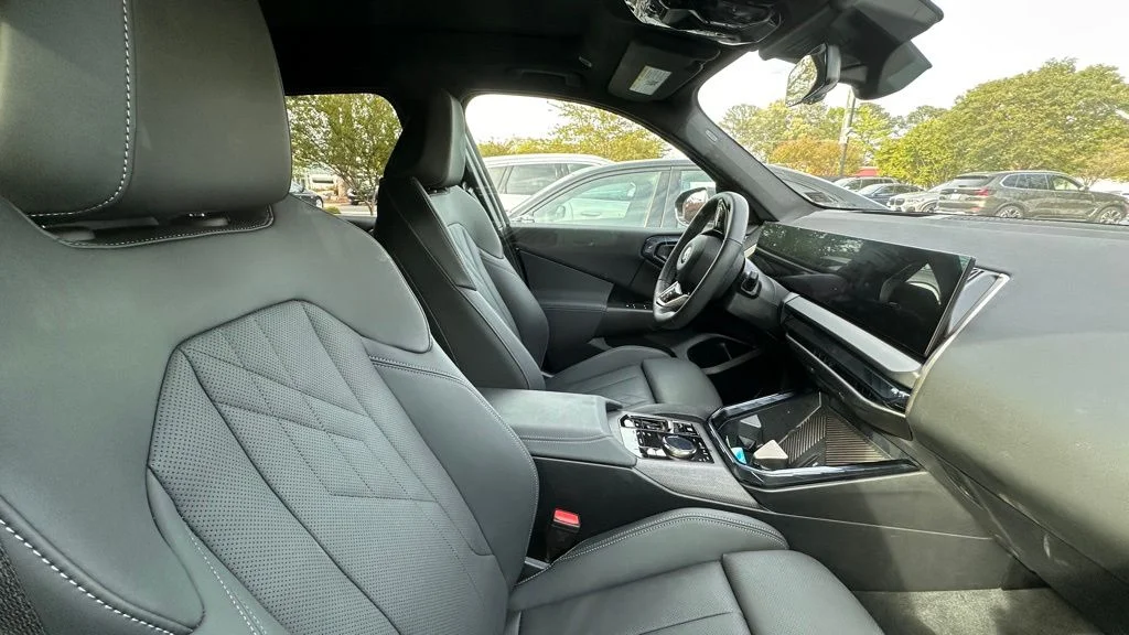 Used 2025 Black Sapphire Metallic BMW 30 xDrive image 5