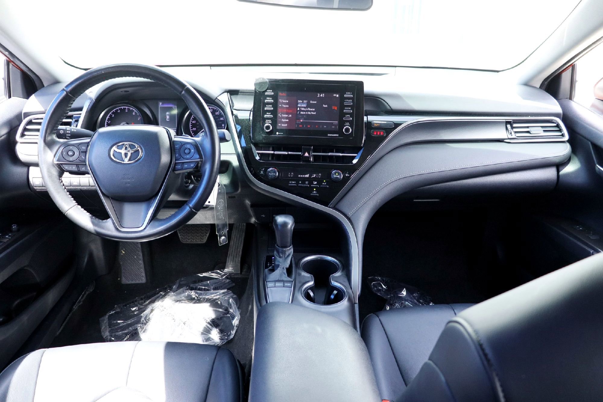 2022 Toyota Camry SE - Photo 24