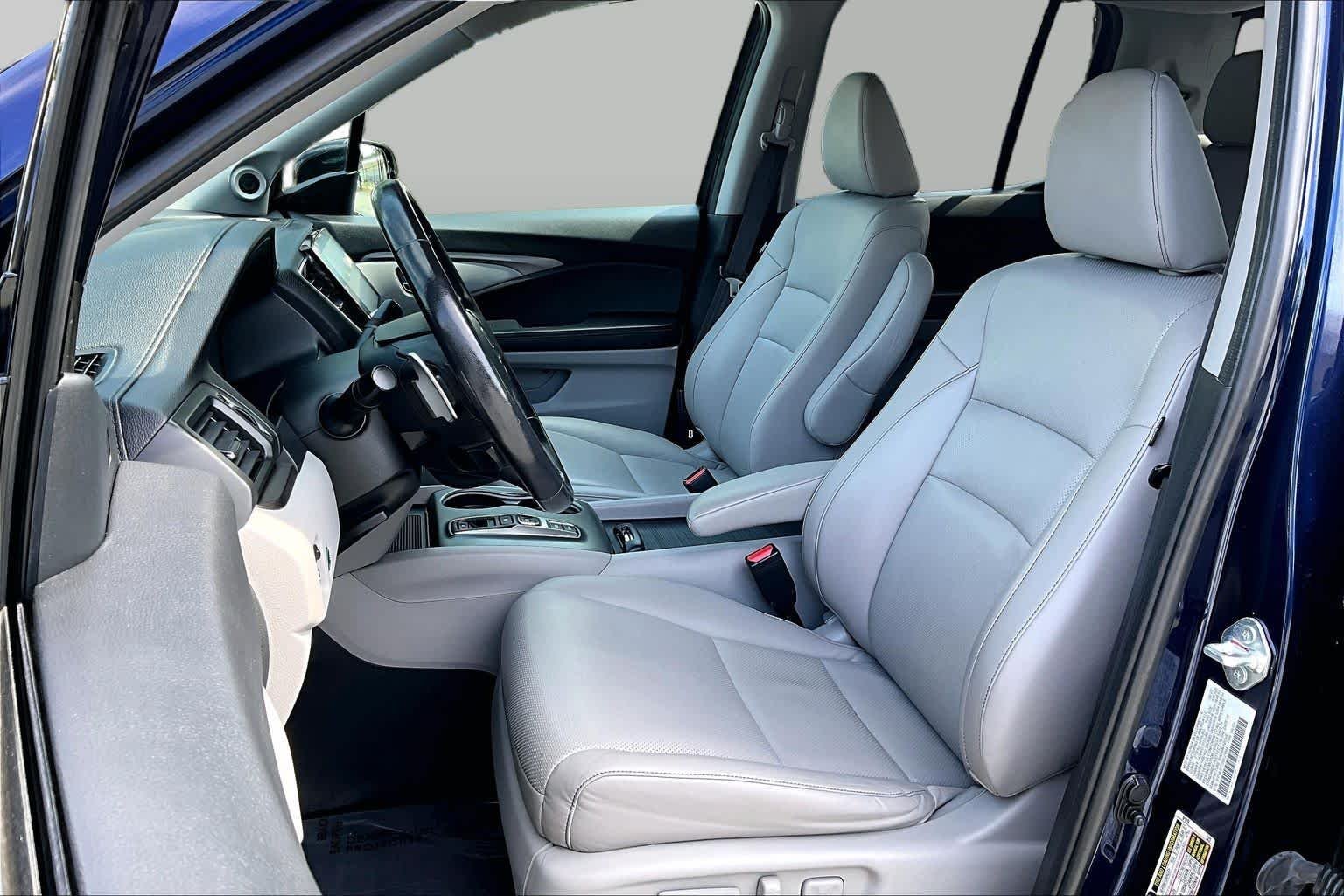 Used 2022 Obsidian Blue Pearl Honda RTL-E image 8