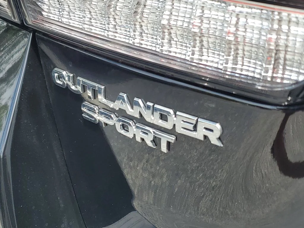 New 2026 Black Mitsubishi 2.0 SE image 9