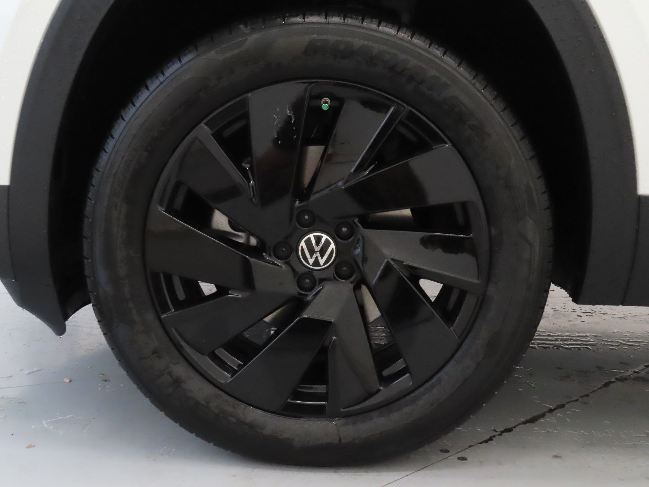 Used 2026 White Volkswagen 2.0T SE w/Technology image 24