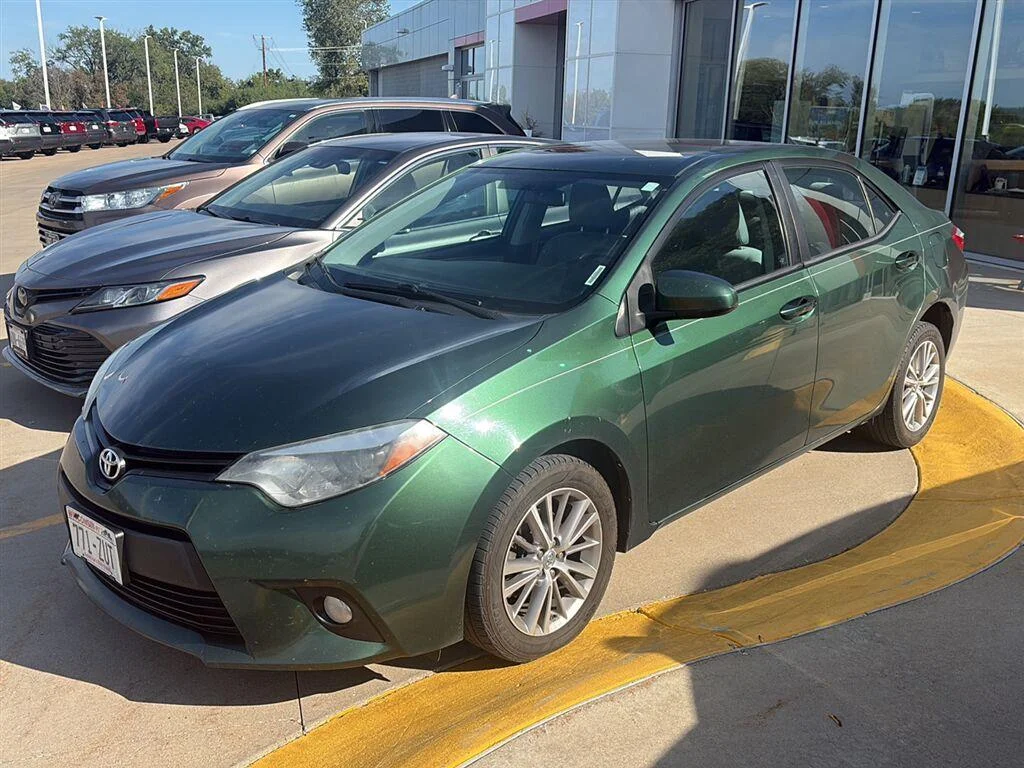 Used 2014 4Evergreen Mica Toyota LE Plus image 3