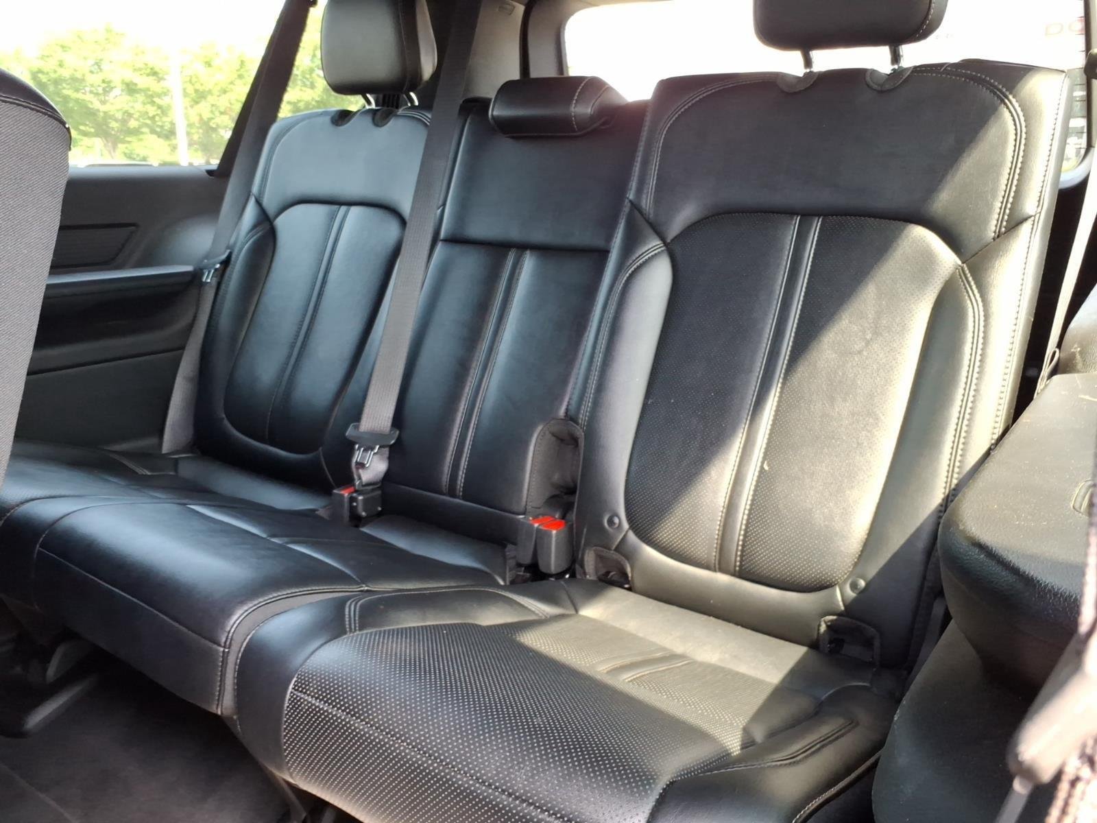 Used 2024 Diamond Black Crystal Pearlcoat Jeep Series III image 22