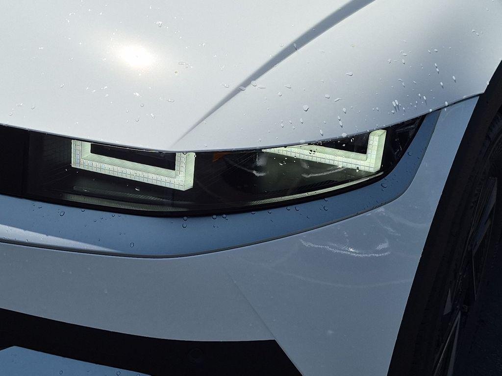 New 2026 White Hyundai SEL image 9