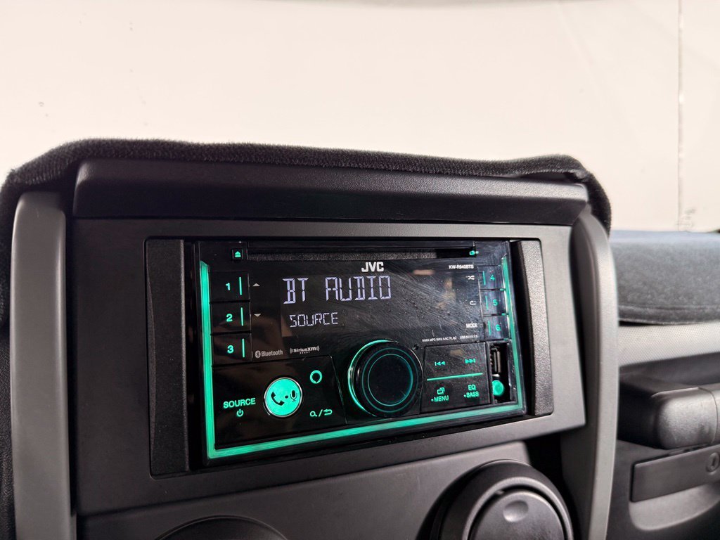Used 2007 Green Jeep Sahara image 30