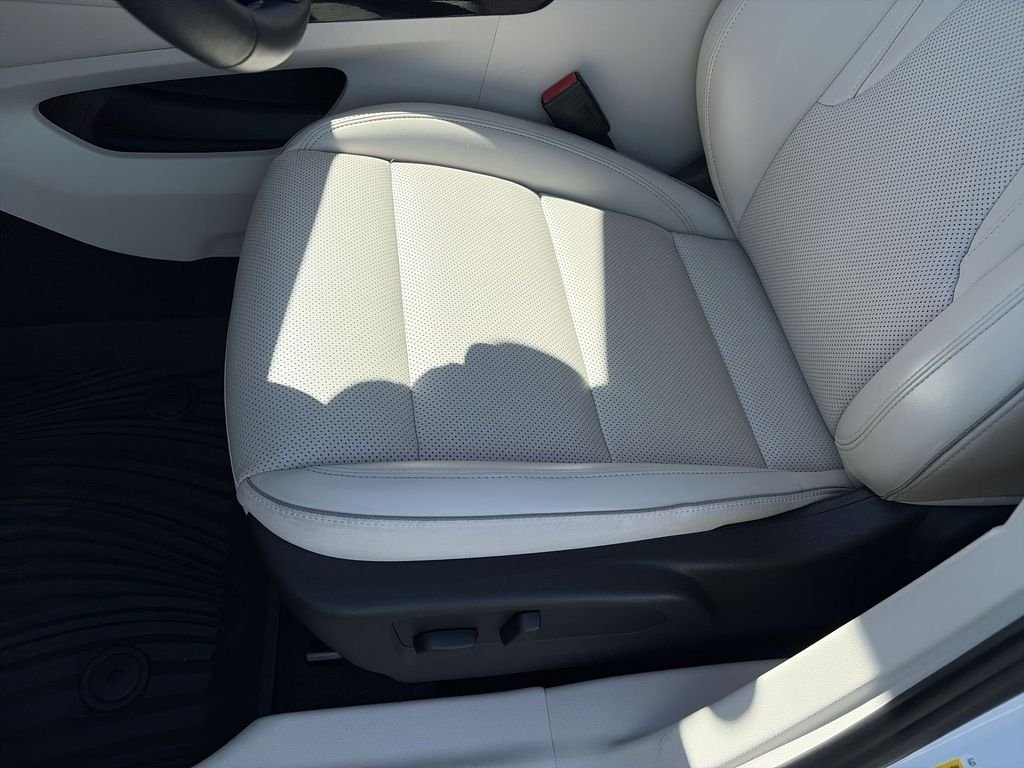 2023 Buick Envision Essence - Photo 12
