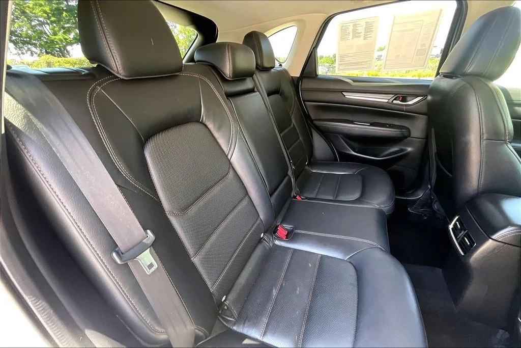 Used 2018 White Mazda Grand Touring image 27