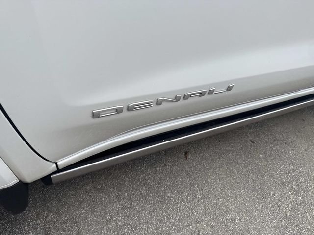 Used 2025 White Frost GMC Denali image 14
