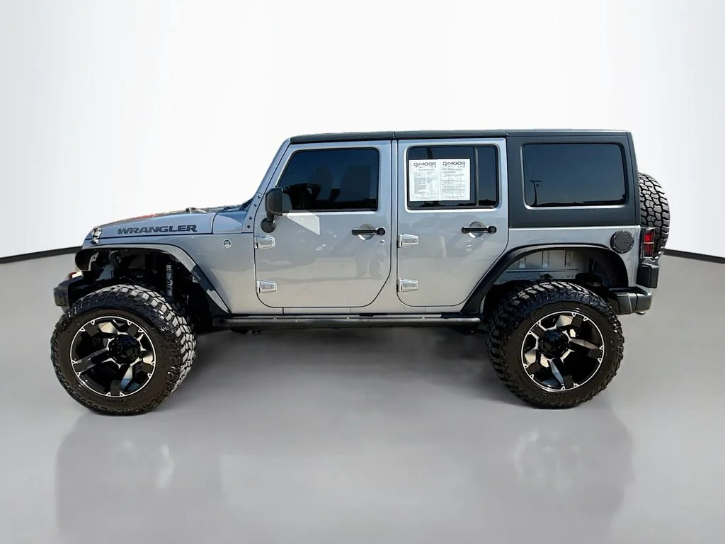 Used 2016 Billet Silver Metallic Clearcoat Jeep Black Bear image 4