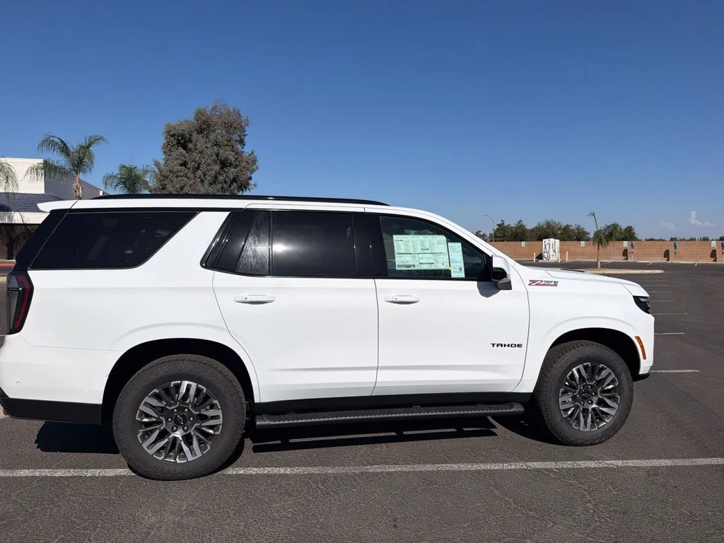 2027 Chevrolet Tahoe Z71 - Photo 8