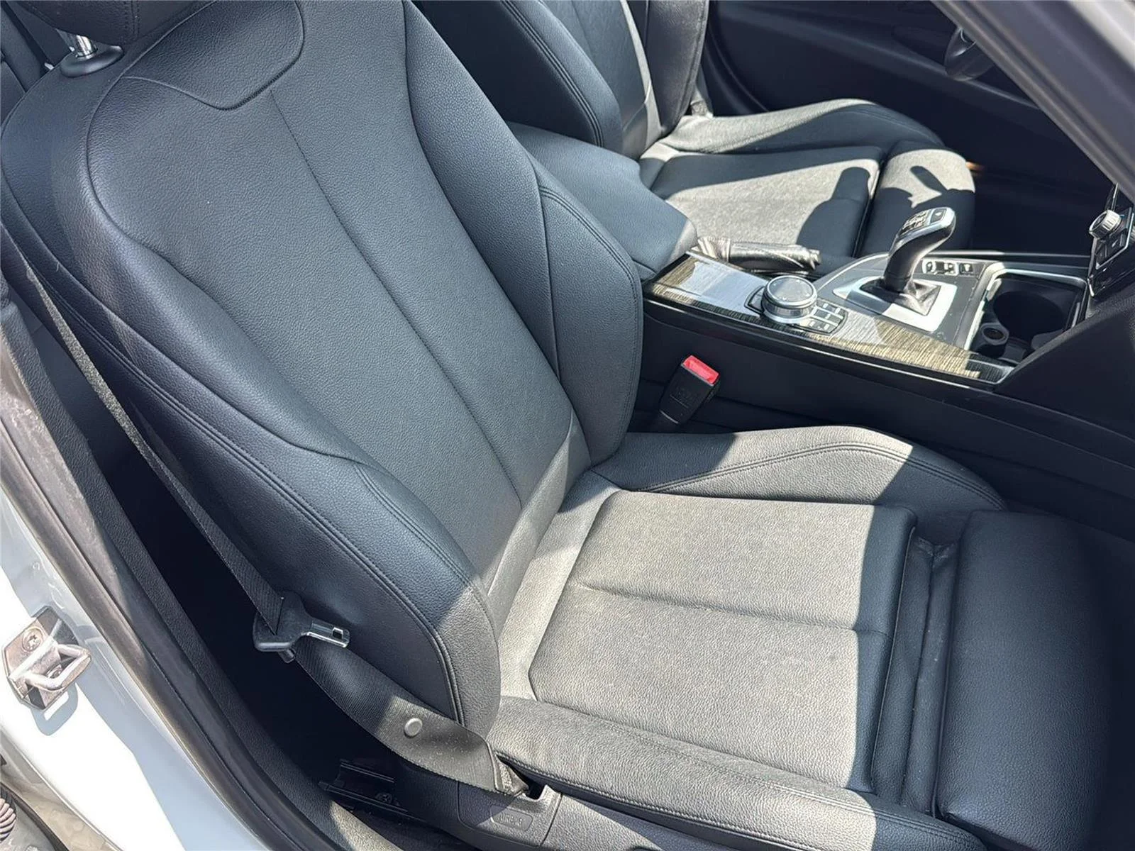 Used 2018 Alpine White BMW 328d image 34