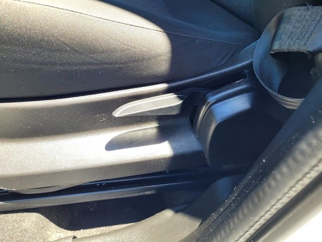 Used 2022 White Ram Base image 11