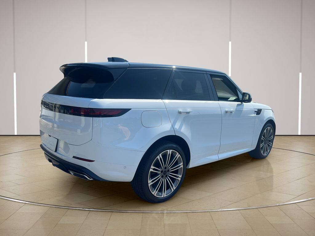 New 2026 Fuji White LAND ROVER Dynamic SE image 7